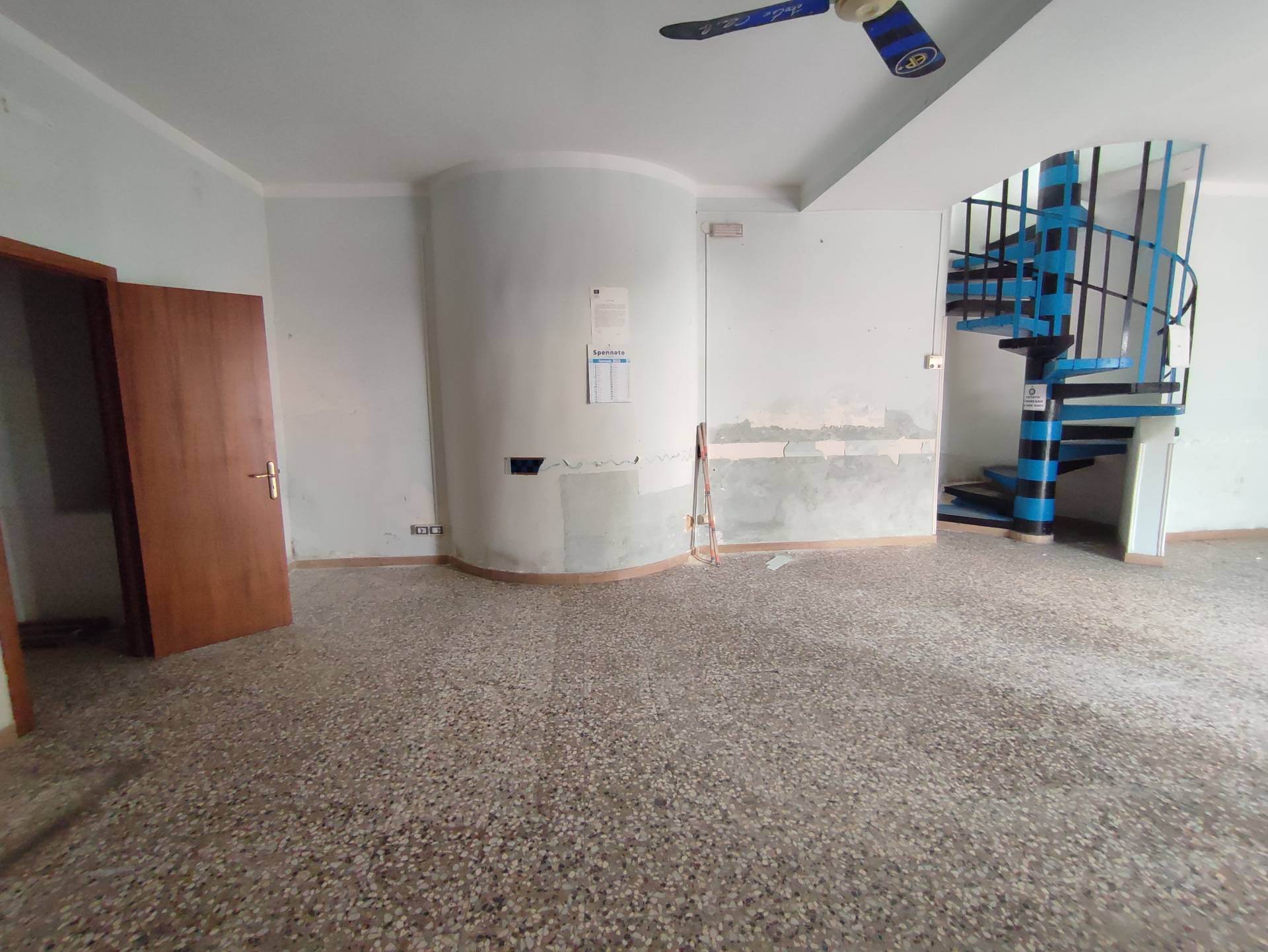 Locale commerciale in affitto a Gallipoli, Corso Roma