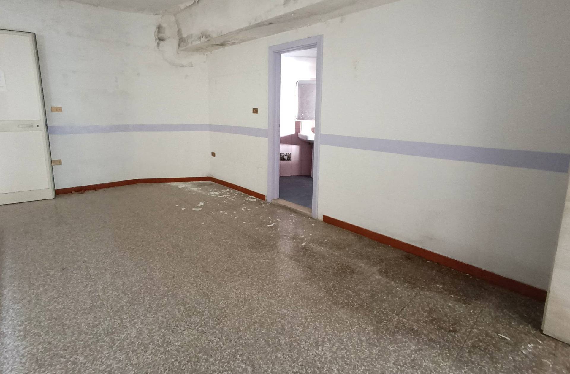 Attivit commerciale in vendita a Gallipoli, Corso Roma