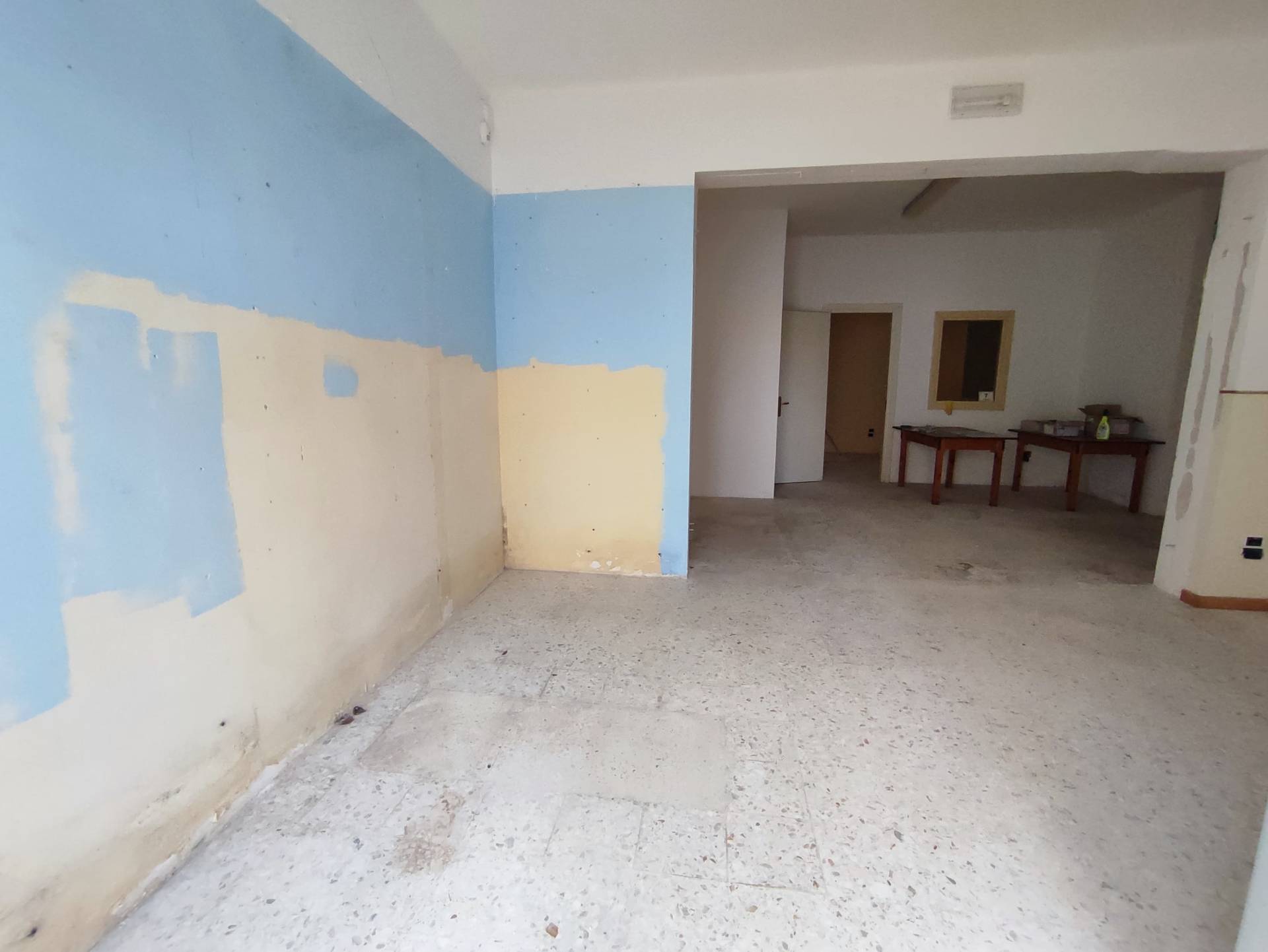 Locale commerciale in vendita a Alezio