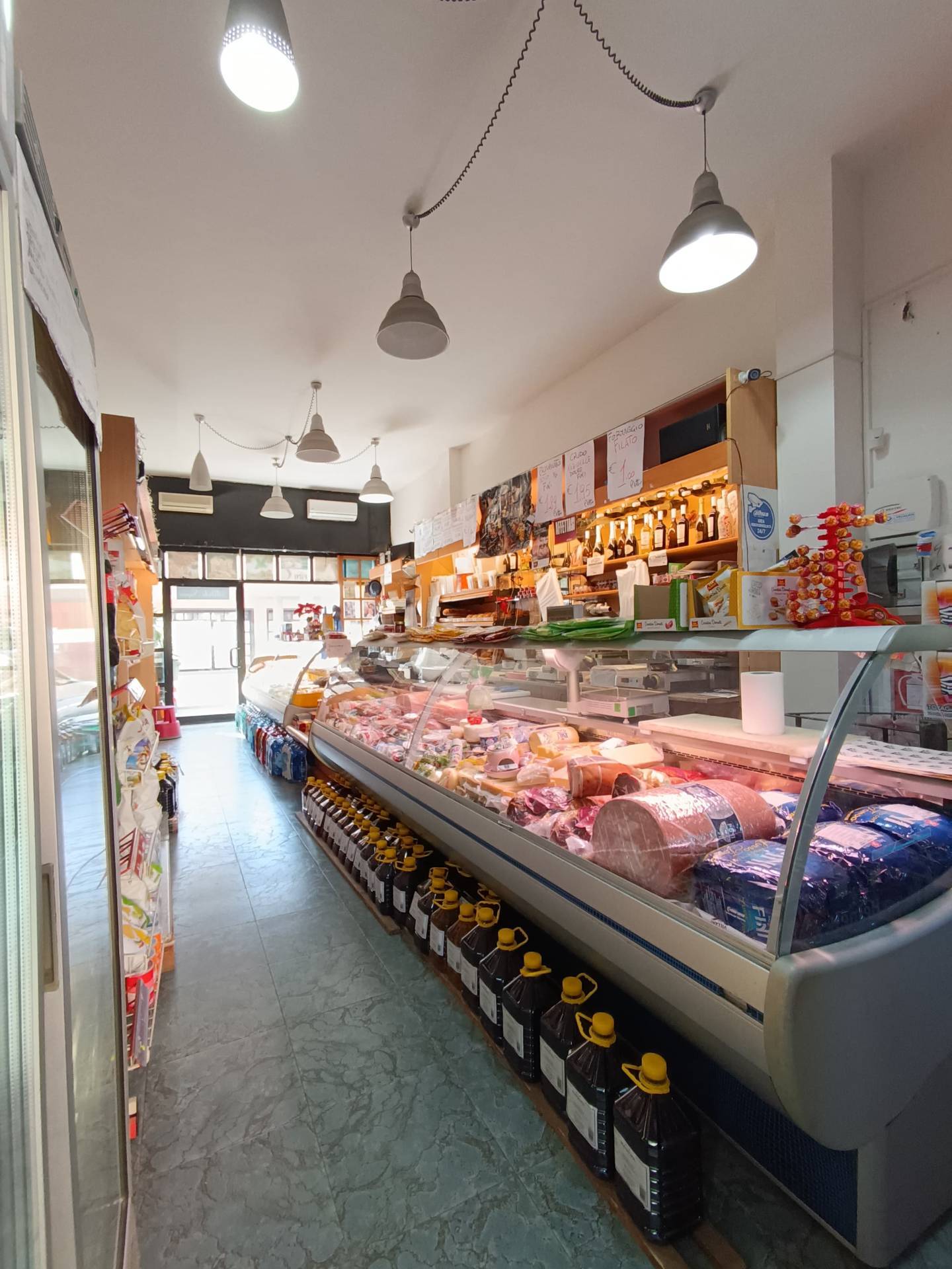 Locale commerciale in vendita a Gallipoli, Corso Italia