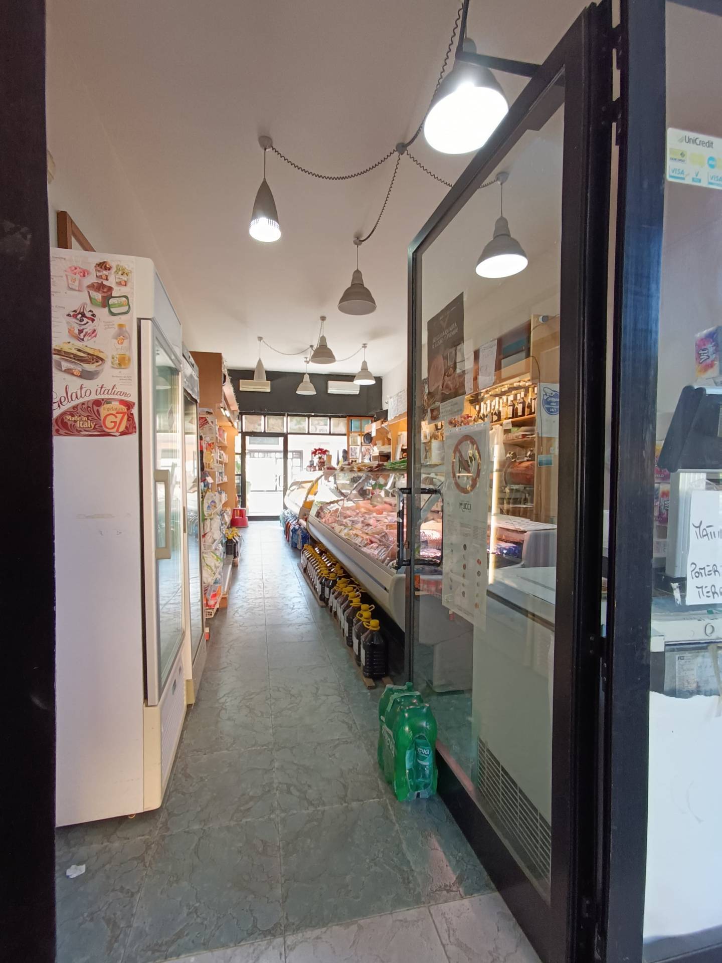 Locale commerciale in vendita a Gallipoli, Corso Italia