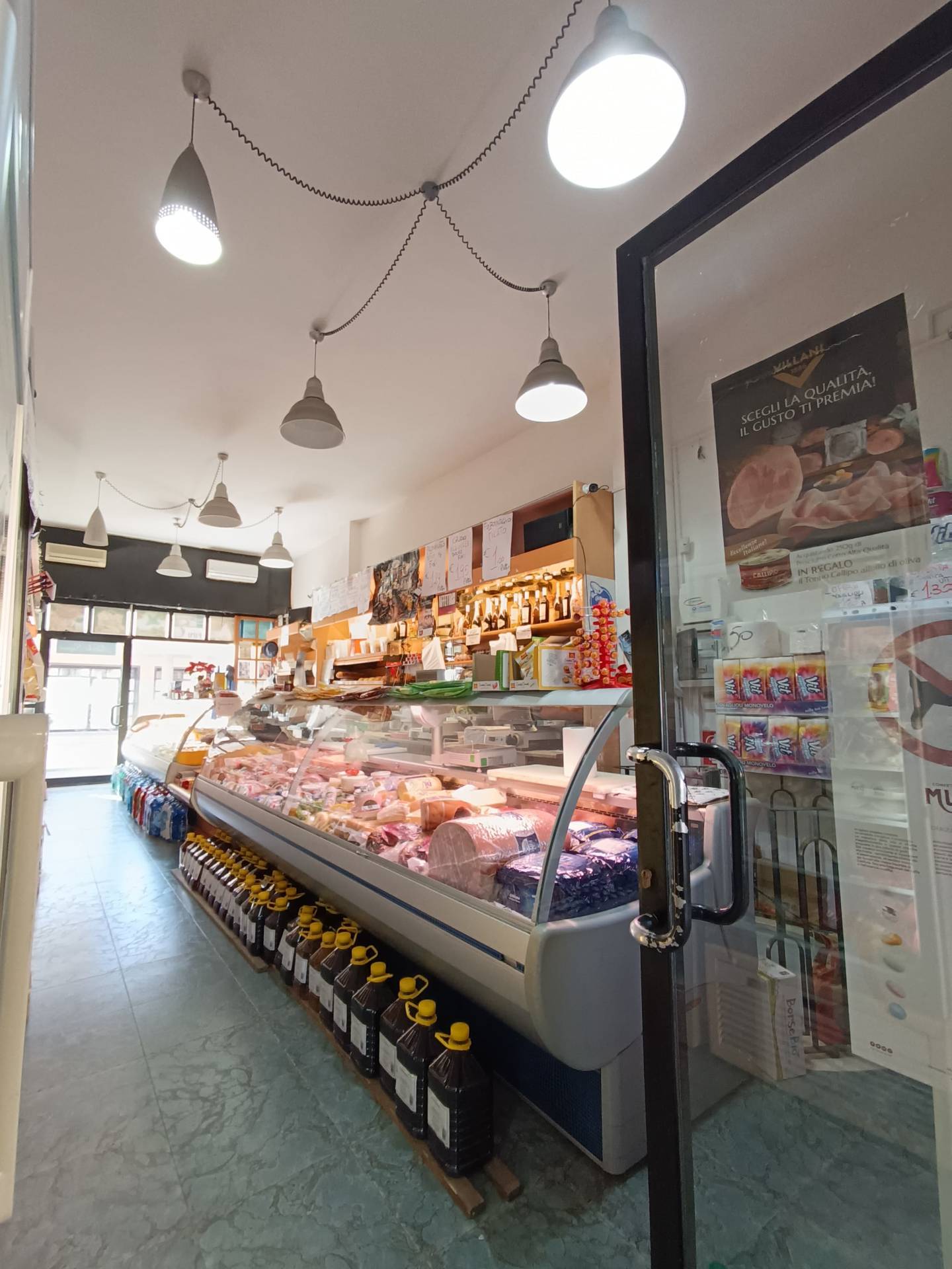 Locale commerciale in vendita a Gallipoli, Corso Italia