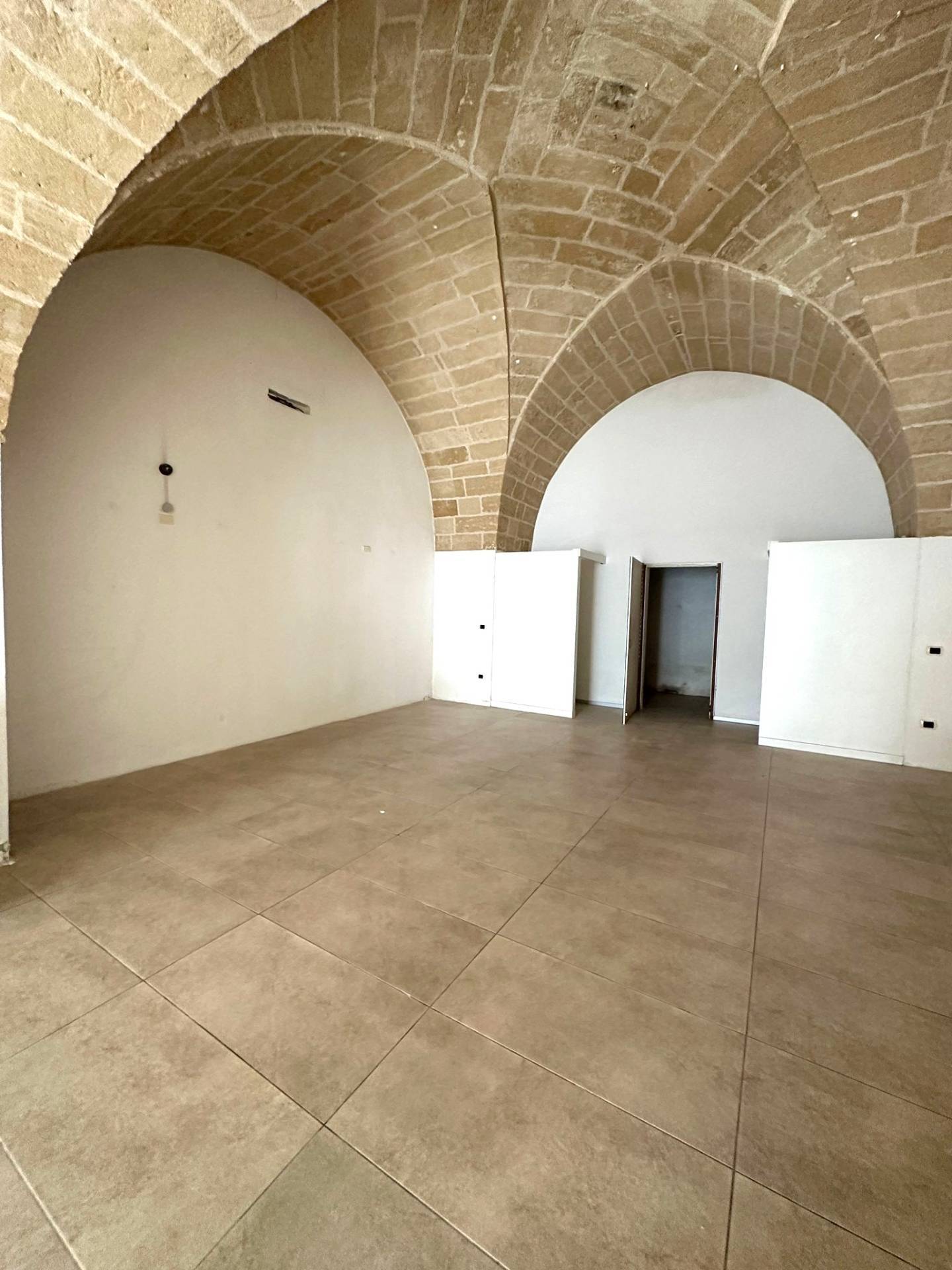 Edificio commerciale o terziario in vendita a Gallipoli, Corso Roma