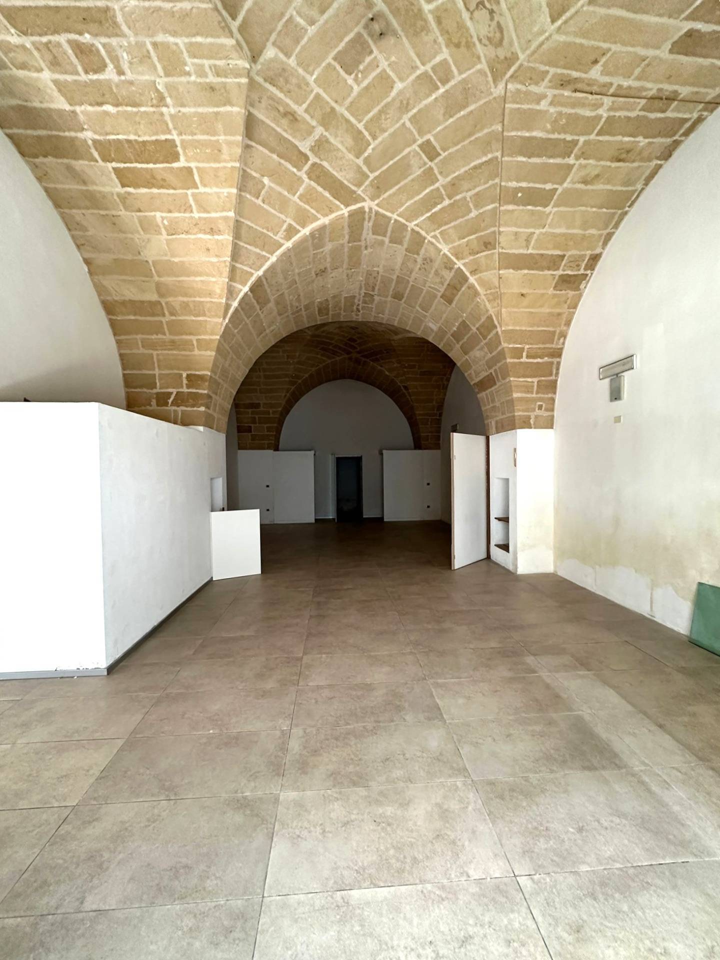 Edificio commerciale o terziario in vendita a Gallipoli, Corso Roma