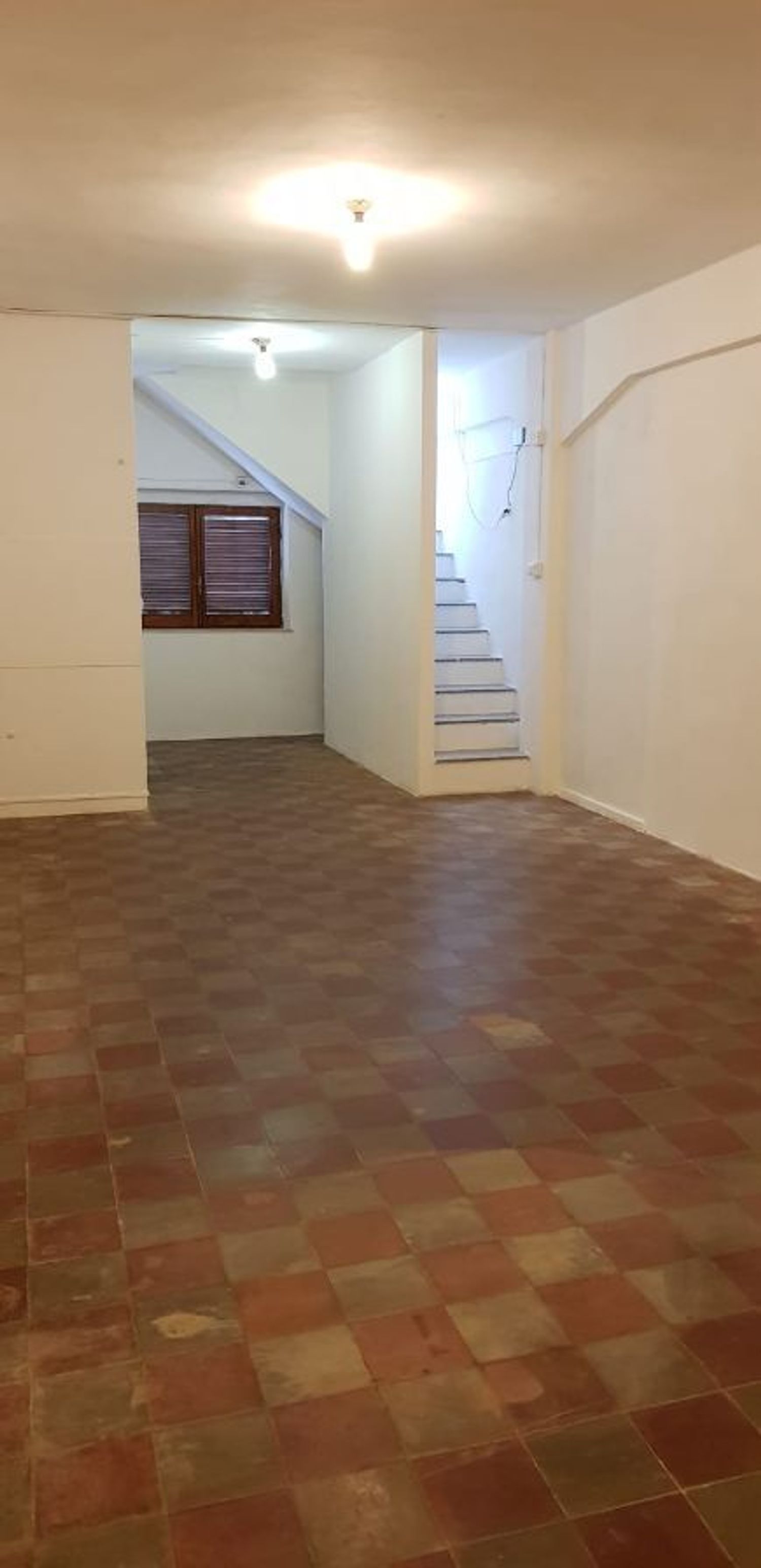 Locale commerciale in vendita a Carbonia