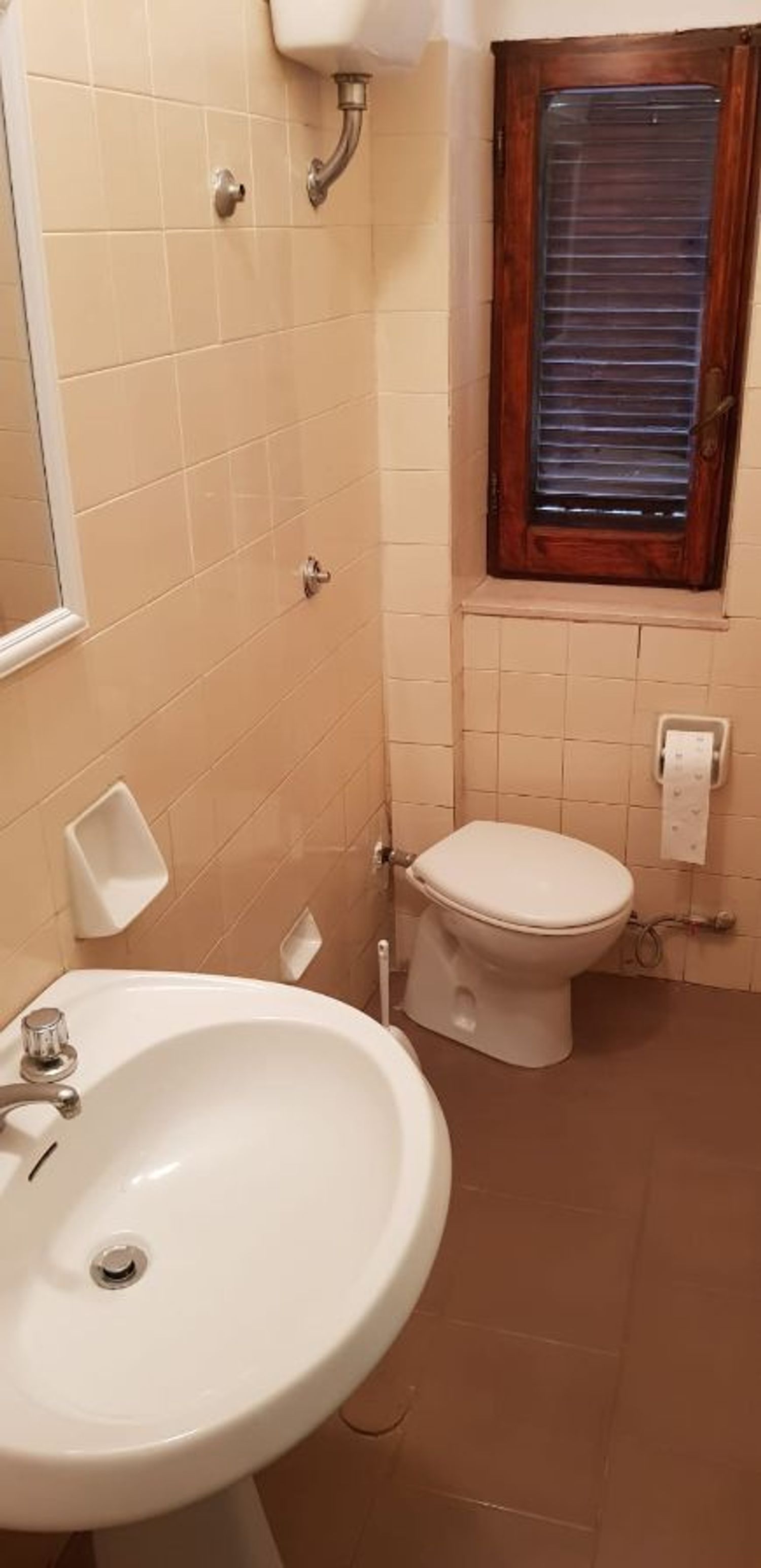 Locale commerciale in vendita a Carbonia