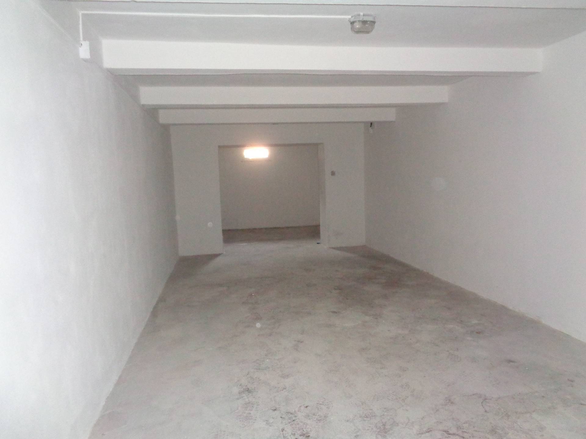 Attivit commerciale in affitto a Carbonia