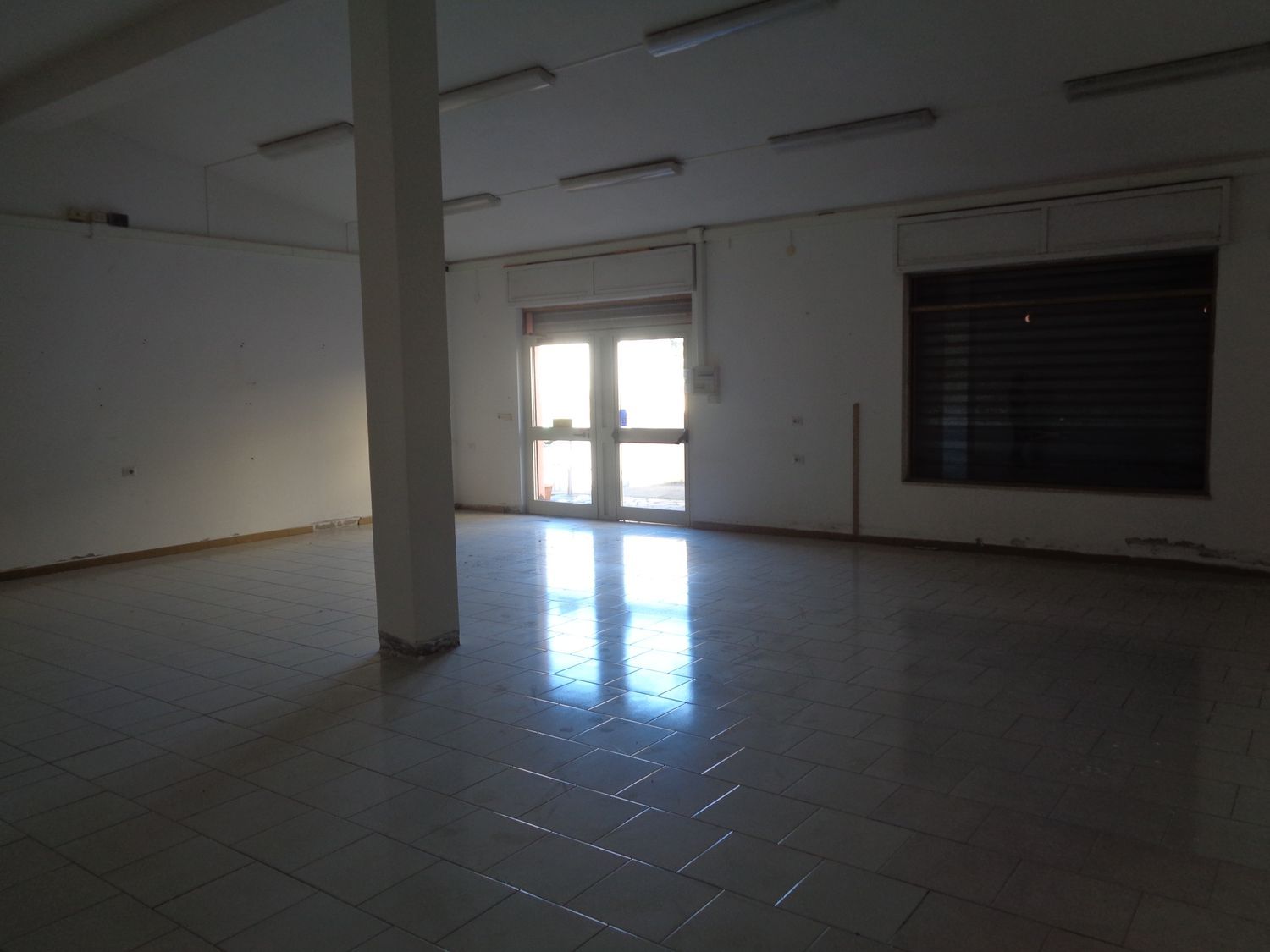 Locale commerciale in vendita a Tratalias