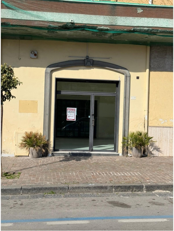 Negozio in affitto a Sant'Anastasia