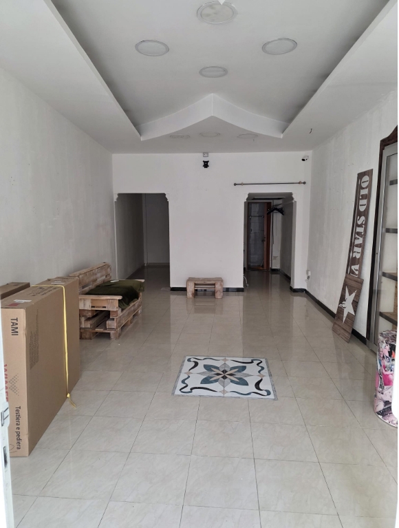 Negozio in affitto a Volla