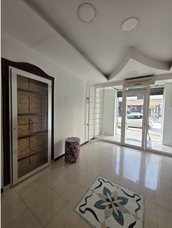 Negozio in affitto a Volla