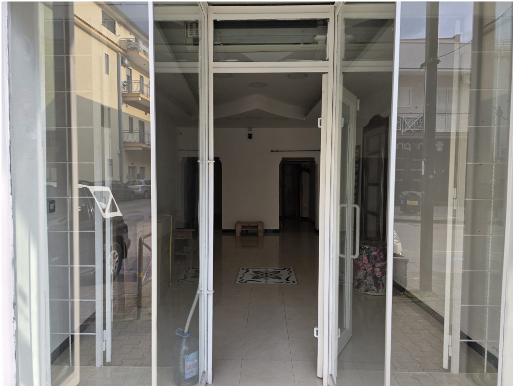 Negozio in affitto a Volla