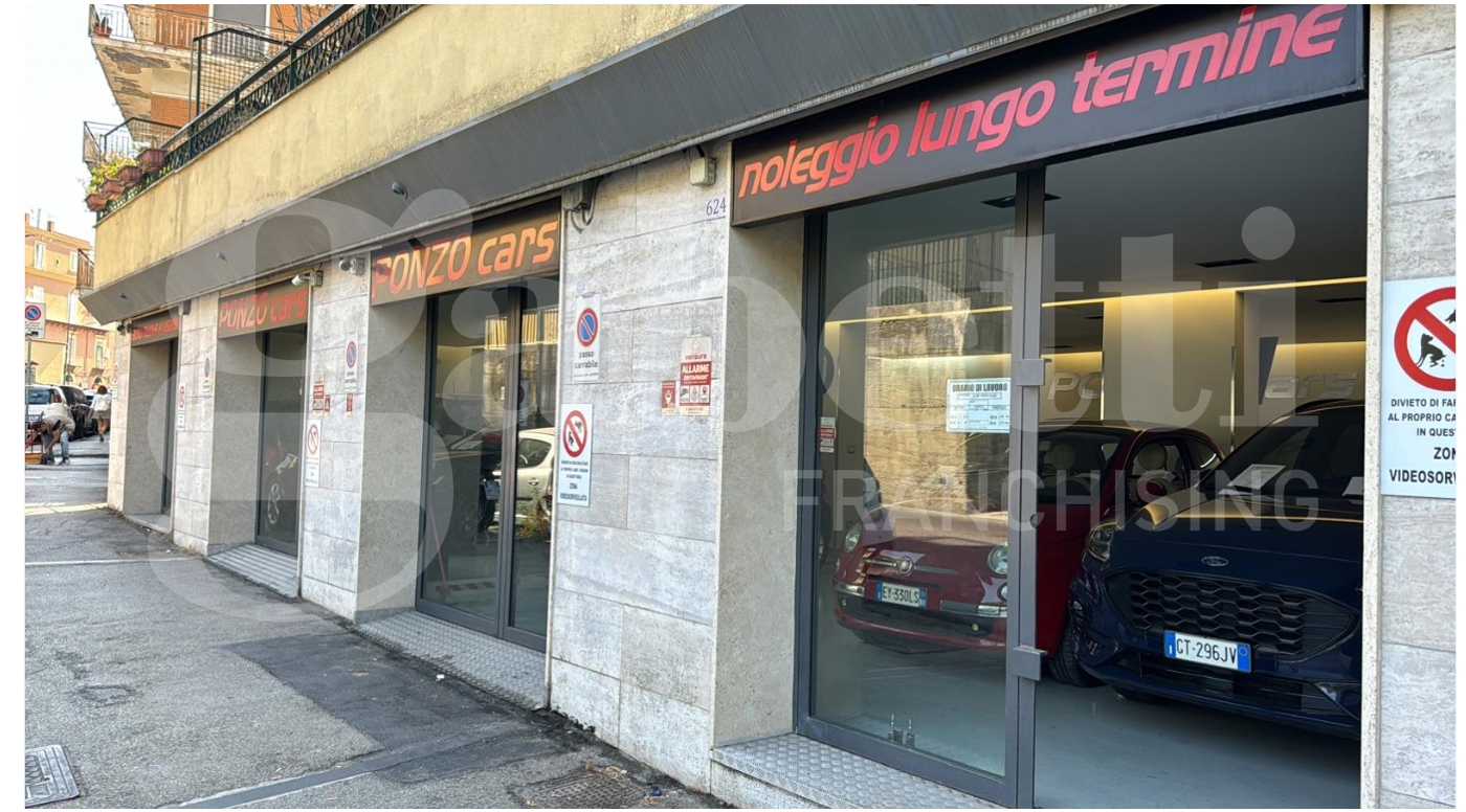 Negozio in affitto a Napoli