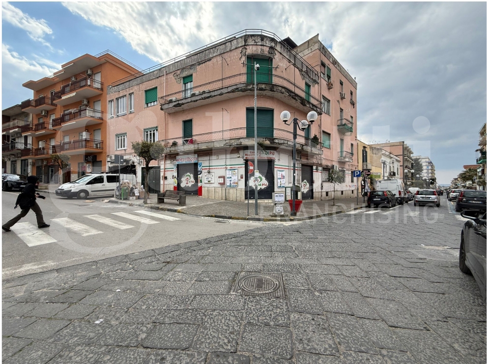 Negozio in affitto a Sant'Anastasia