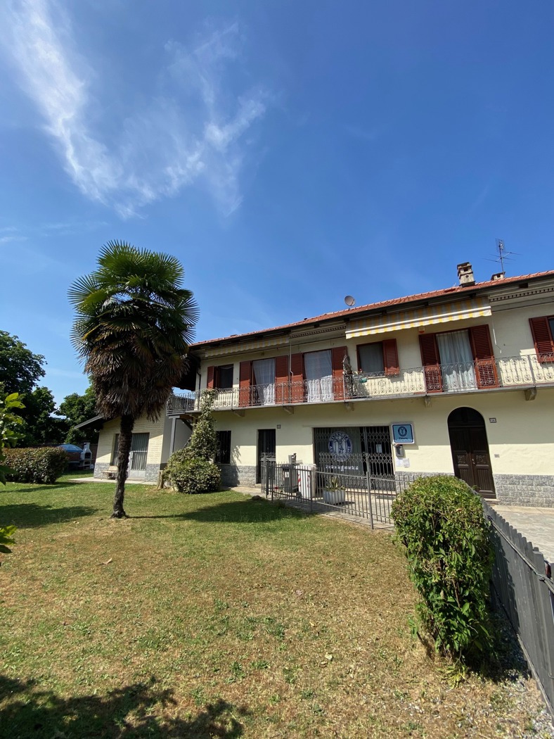 Stabile/Palazzo in vendita a Sangano