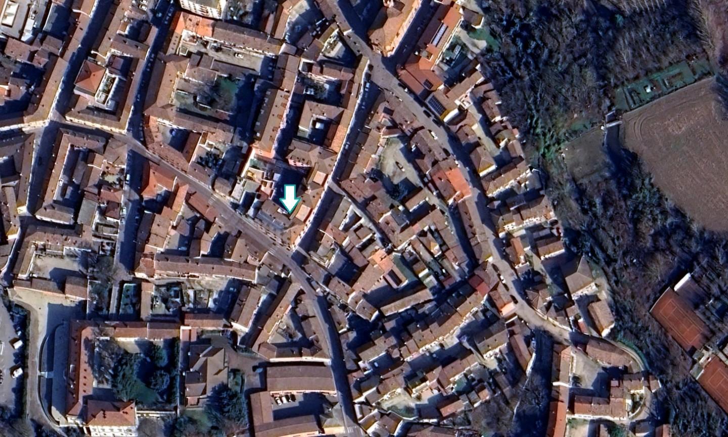 Locale commerciale in vendita a Sannazzaro de' Burgondi