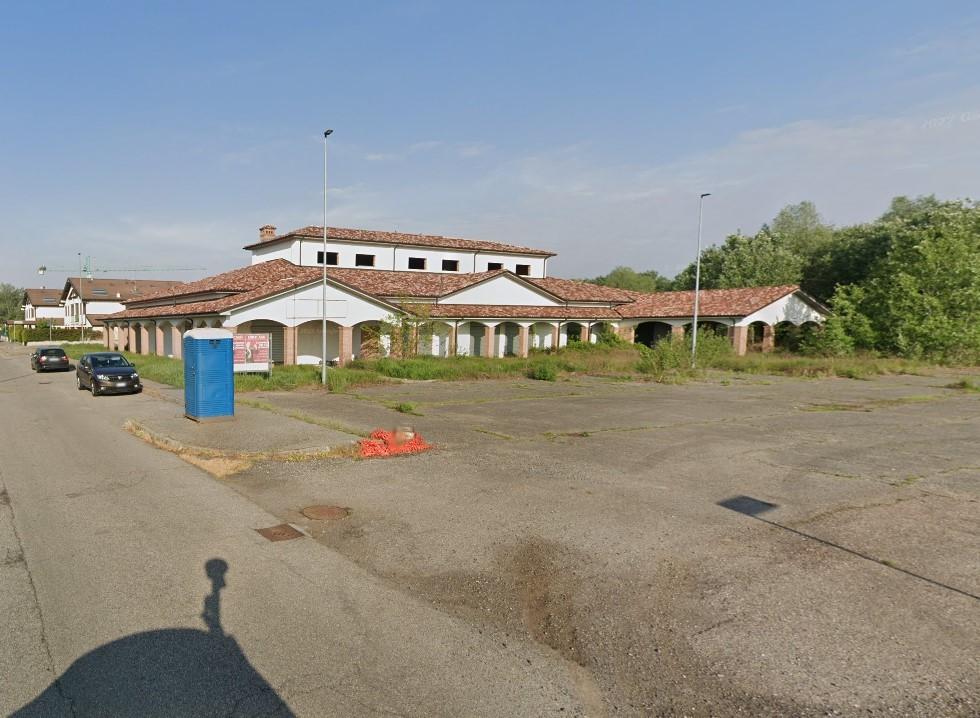 Capannone in vendita a Roncaro