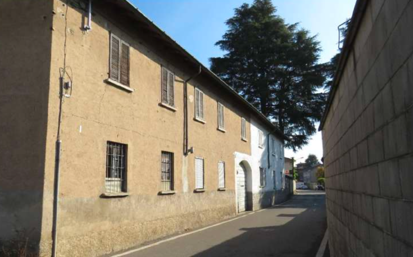 Box/Garage 95mq in vendita a Nerviano