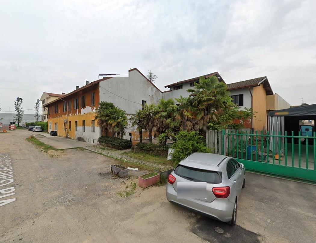 Capannone da ristrutturare a Solaro