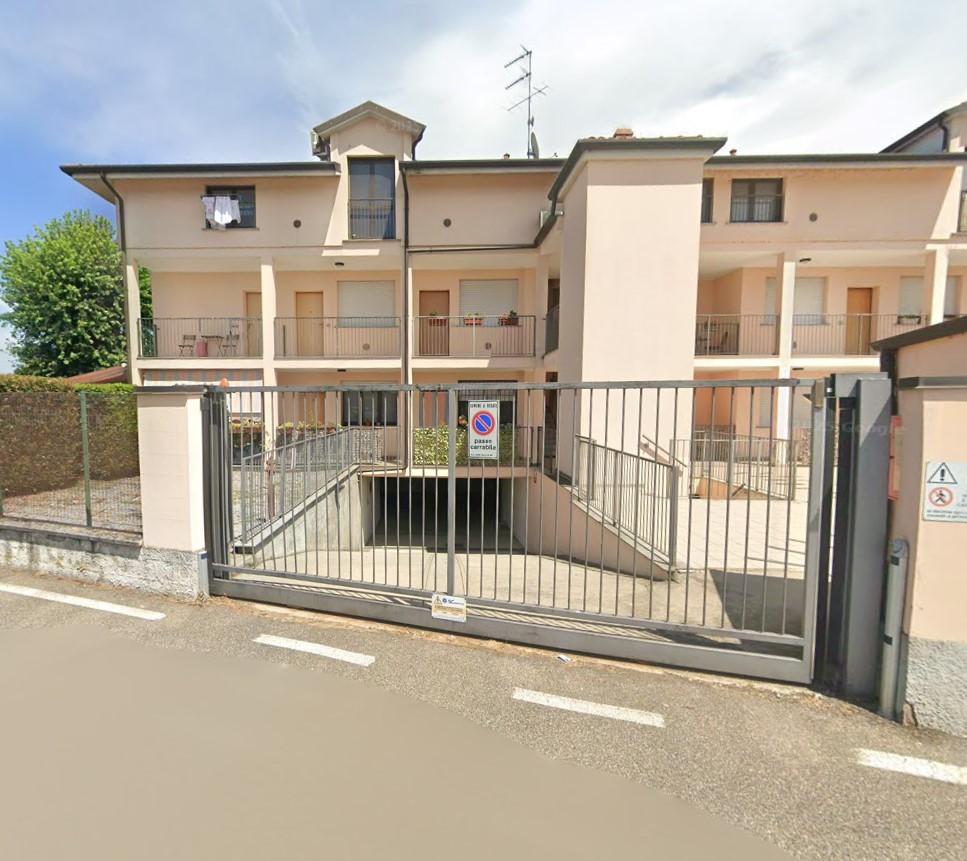 Box/Garage 15mq in vendita a Rosate