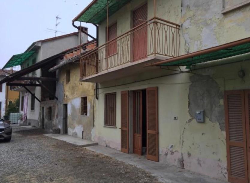 Villa con giardino a Dorno