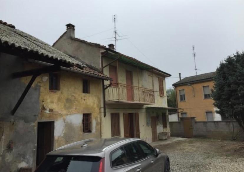 Villa con giardino a Dorno