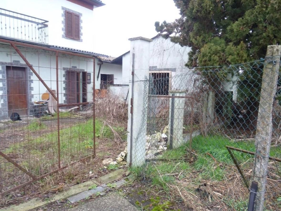 Villa da ristrutturare a Zeme