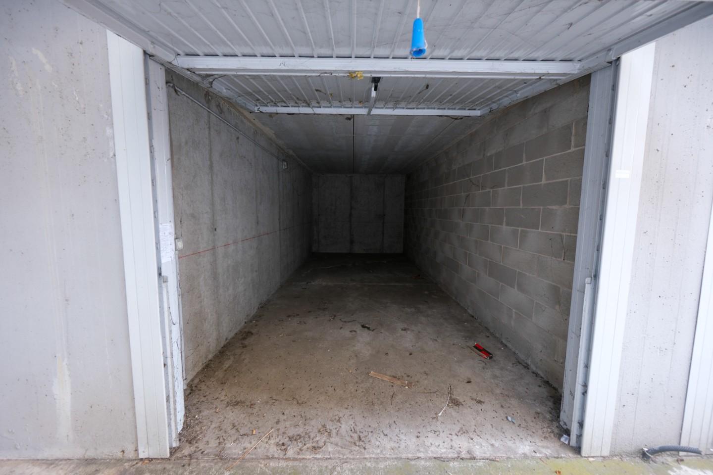 Box/Garage 18mq in vendita a Liscate