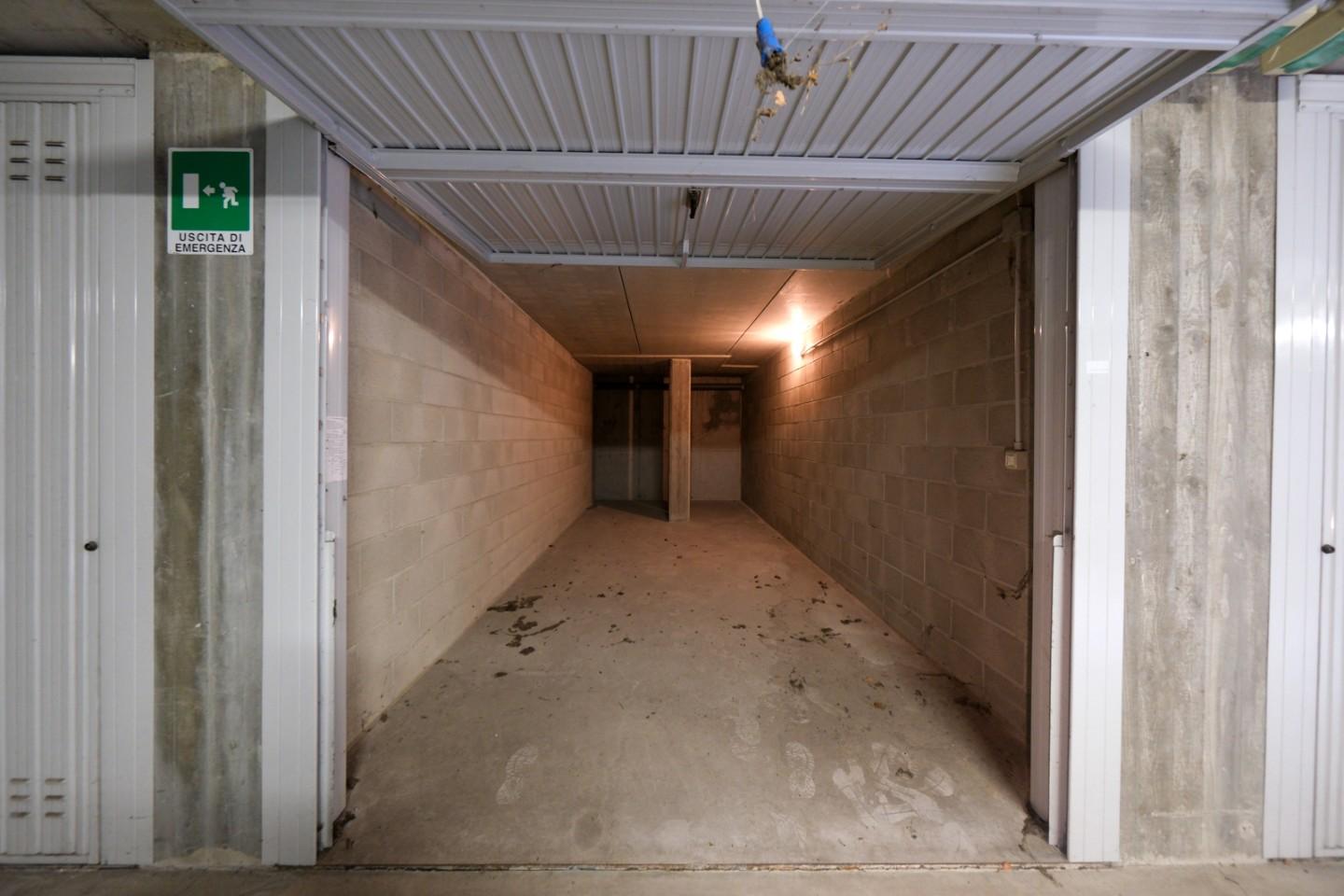 Box/Garage 21mq in vendita a Liscate