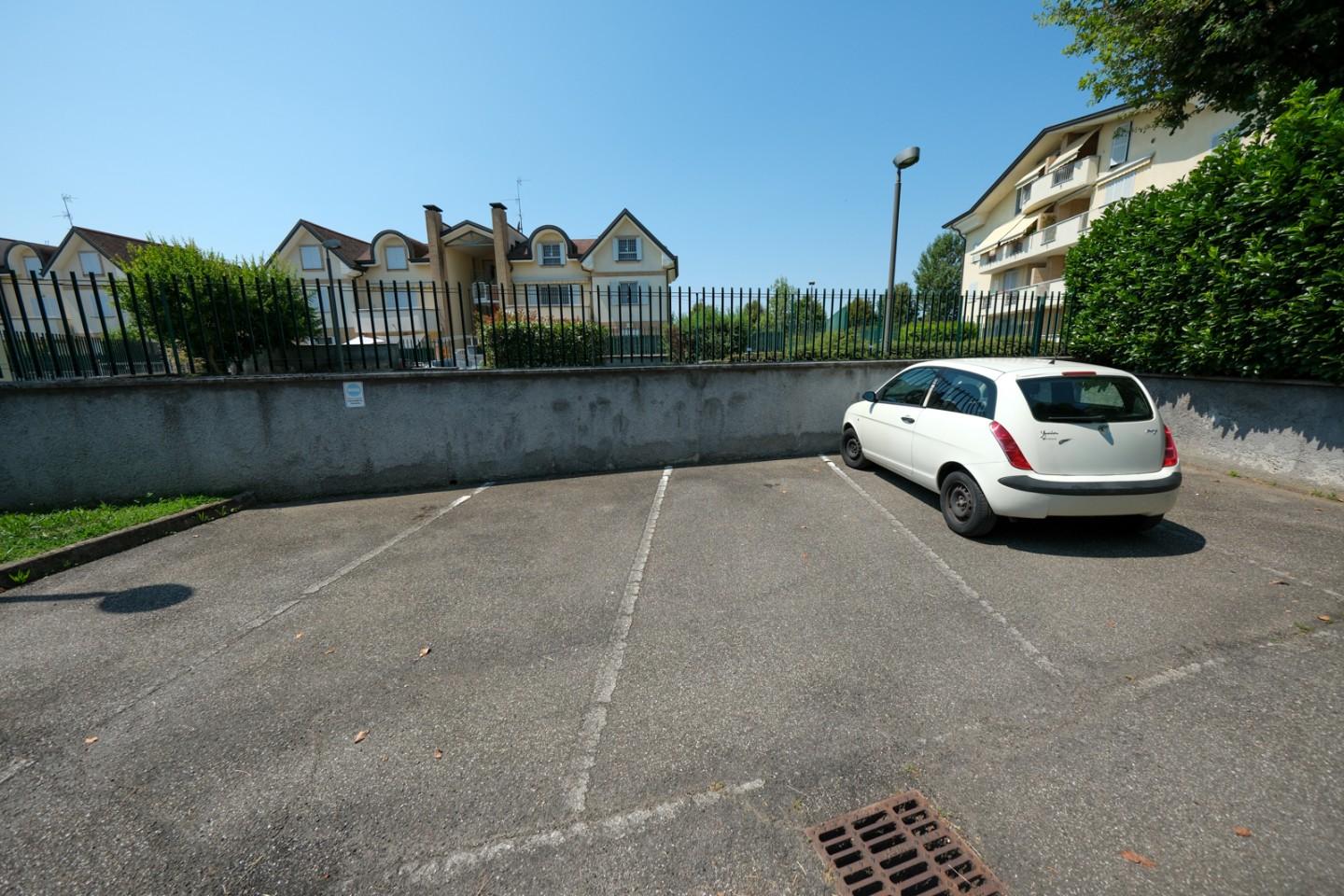 Box/Garage 26mq in vendita a Liscate