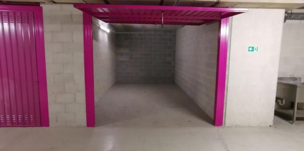 Box/Garage 18mq in vendita a Milano