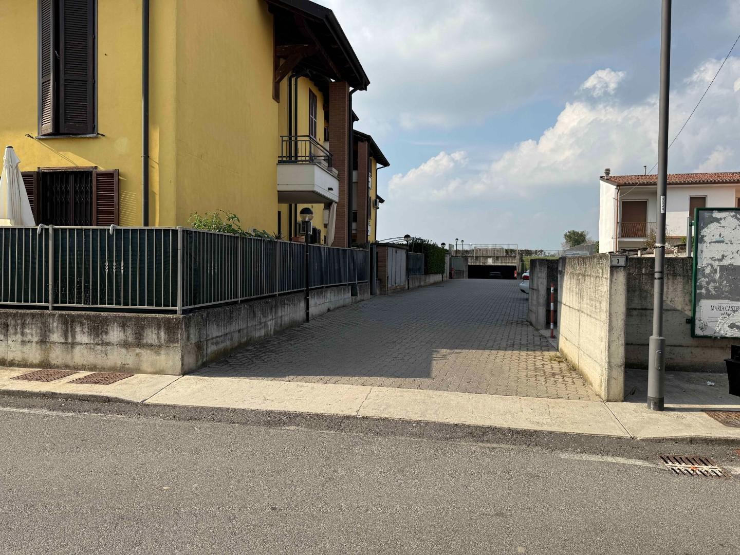 Box/Garage 13mq in vendita a Villanterio