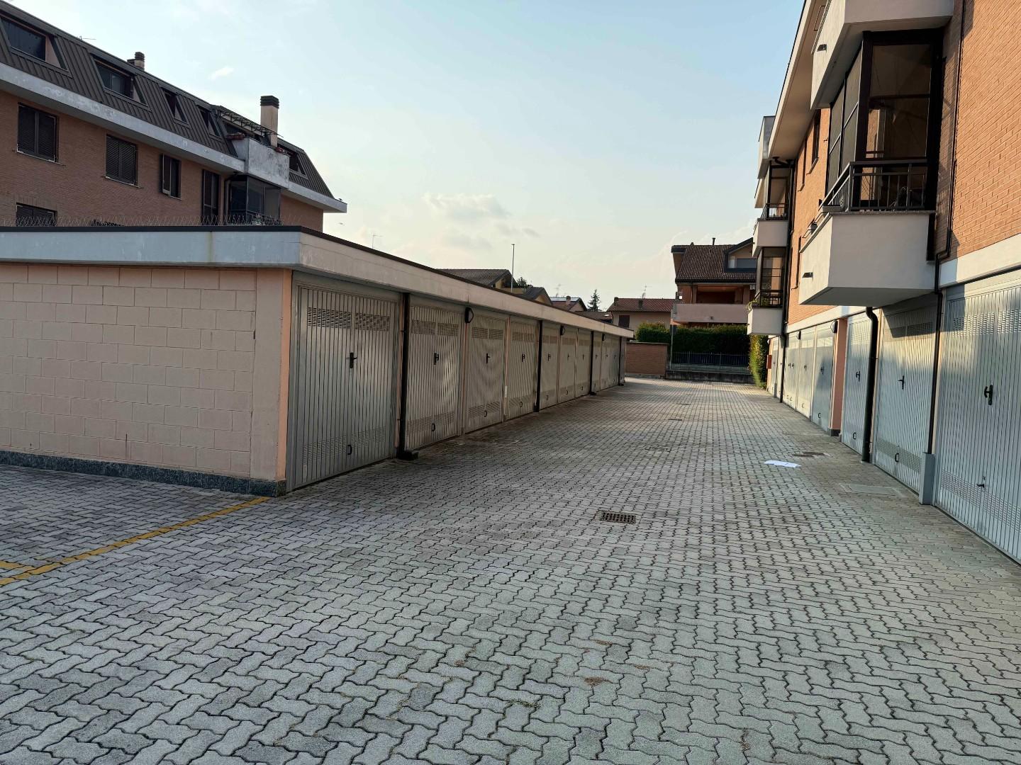 Box/Garage 15mq in vendita a Carpiano