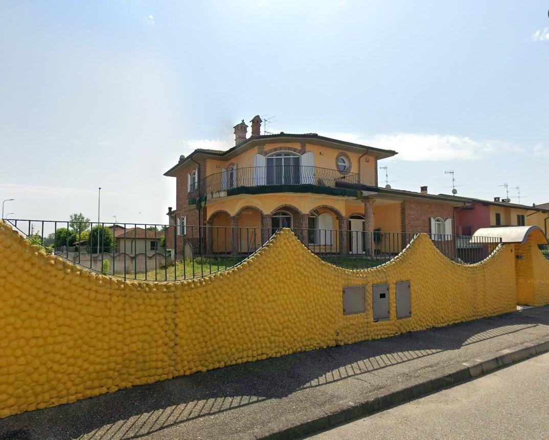 Villa in vendita a Sommo
