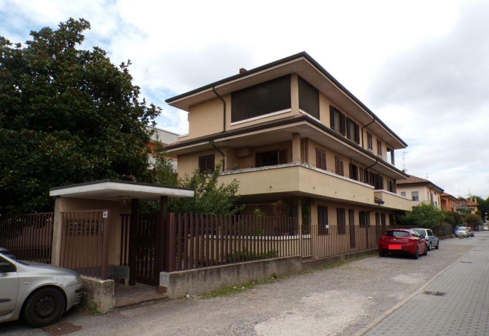 Quadrilocale in vendita a Rho