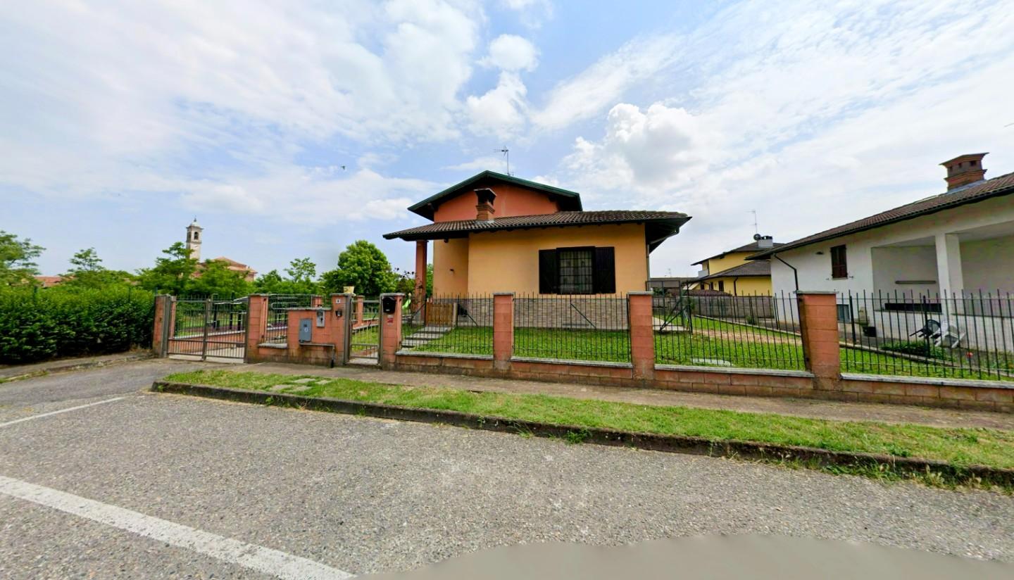 Appartamento con giardino a Borgo San Siro