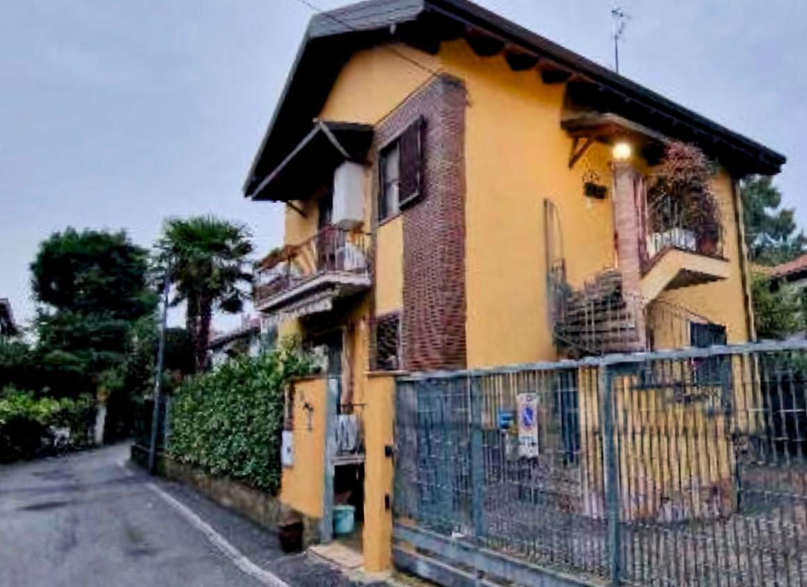 Villa in vendita a Binasco