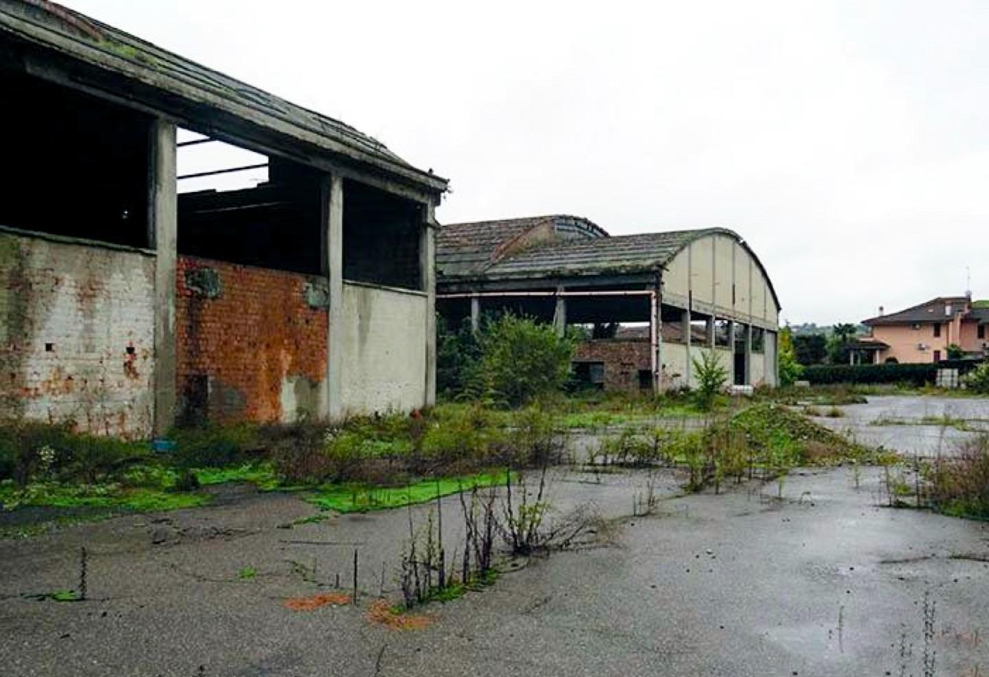 Capannone in vendita a Stradella