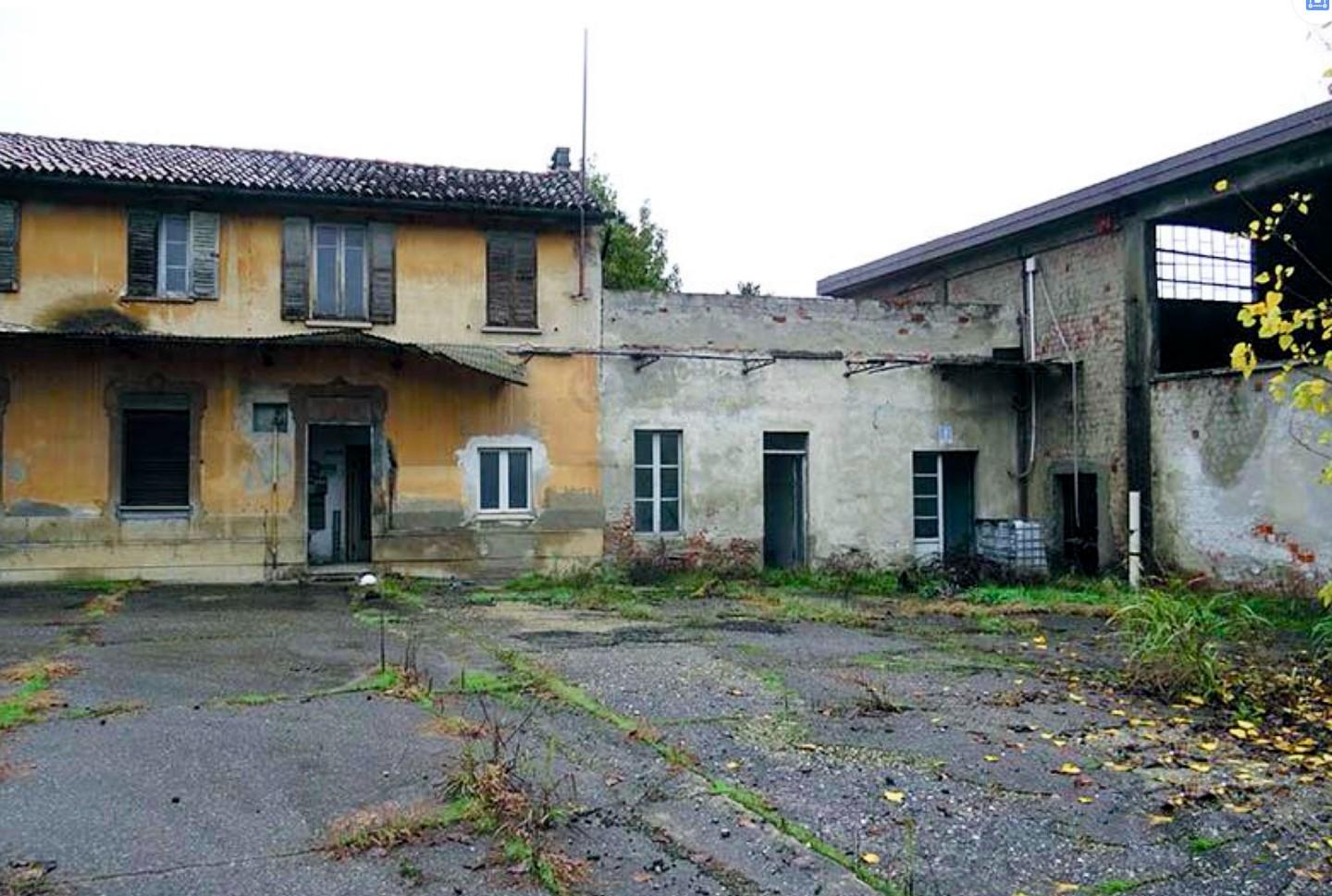 Capannone in vendita a Stradella