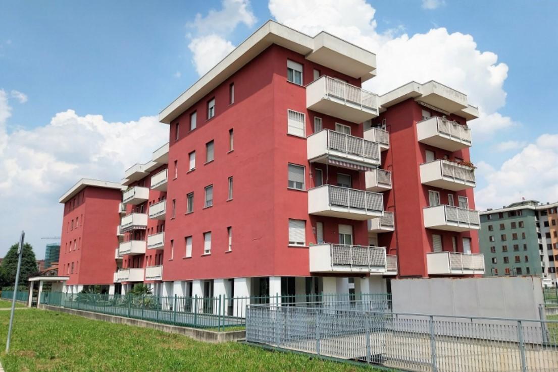 Box/Garage 15mq in vendita a Garbagnate Milanese