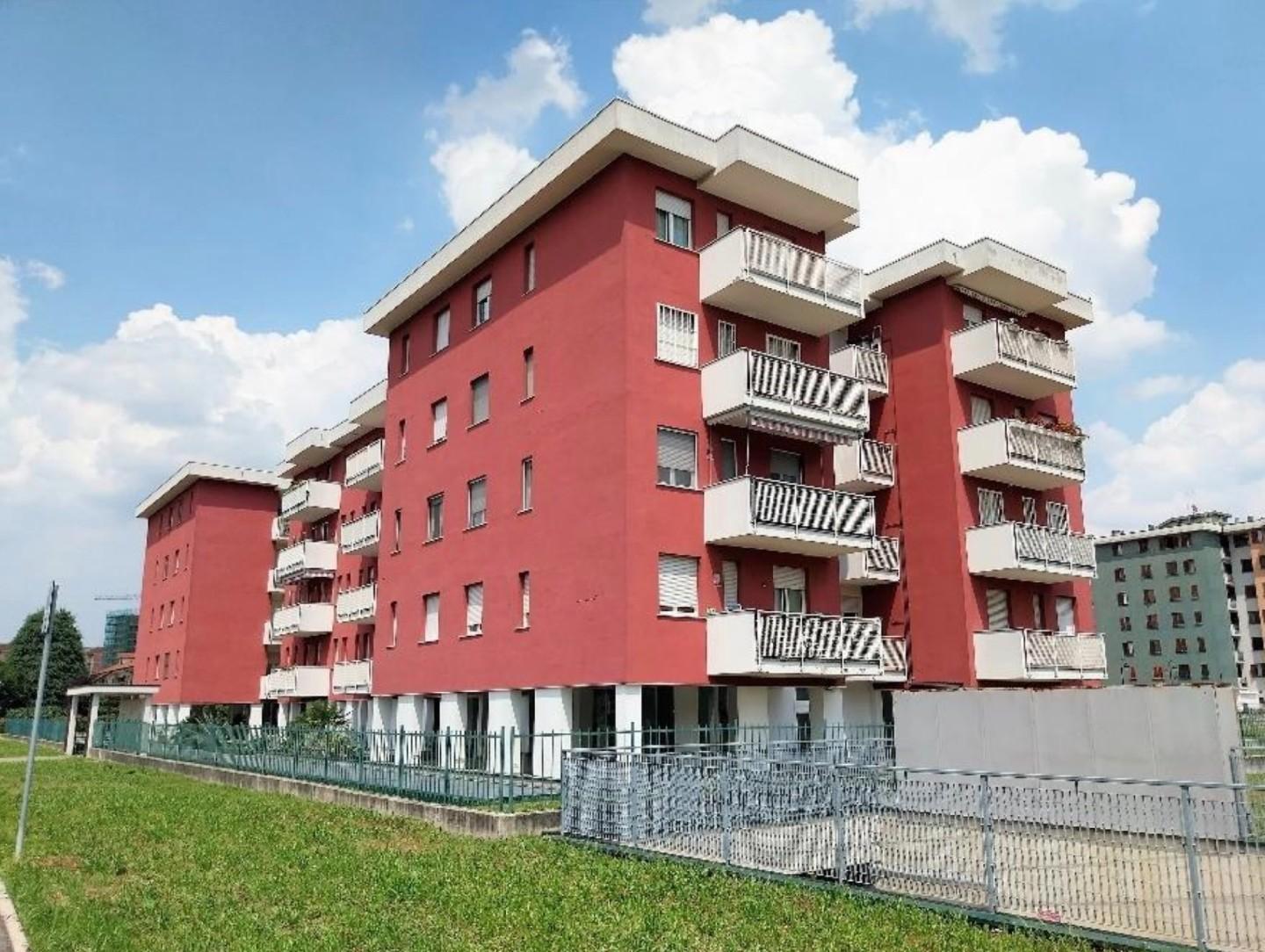 Box/Garage 15mq in vendita a Garbagnate Milanese