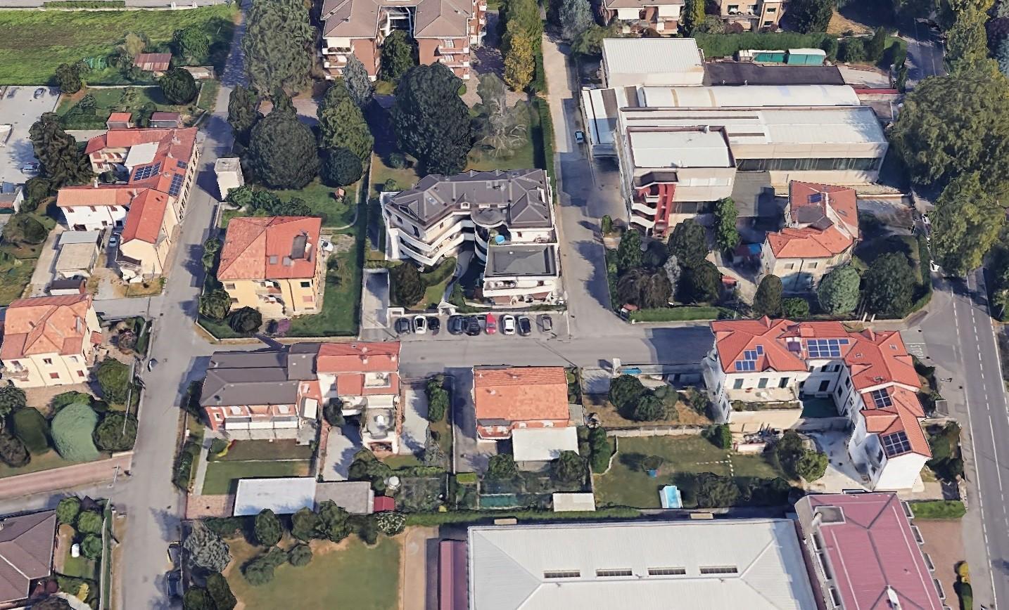 Box/Garage 30mq in vendita a Giussano