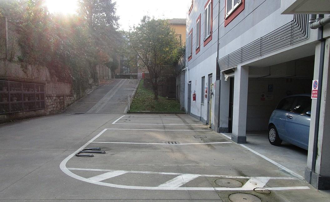 Box/Garage 16mq in vendita a Besana in Brianza