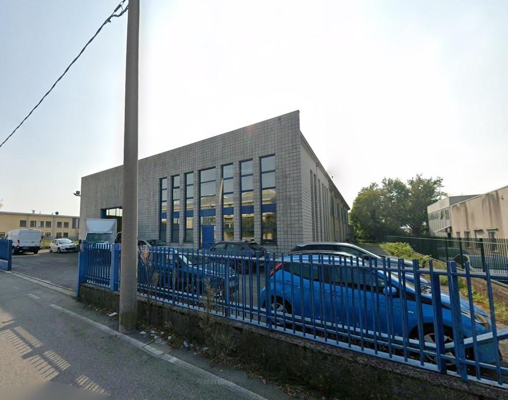 Capannone in vendita a Lesmo