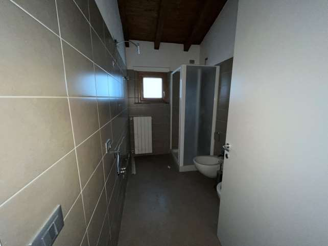 Appartamento in vendita a Momperone