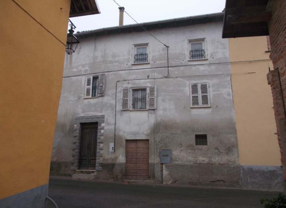 Quadrilocale da ristrutturare a Alice Bel Colle