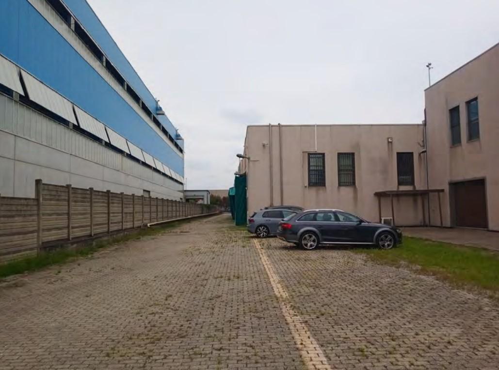 Capannone in vendita a Villasanta