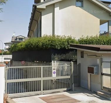 Box/Garage 15mq in vendita a Vermezzo