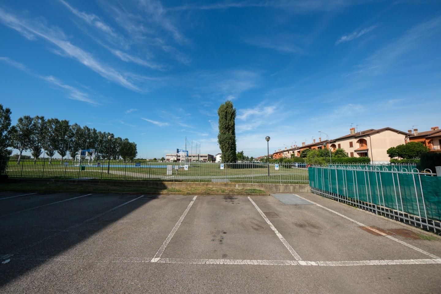 Box/Garage 14mq in vendita a Vermezzo