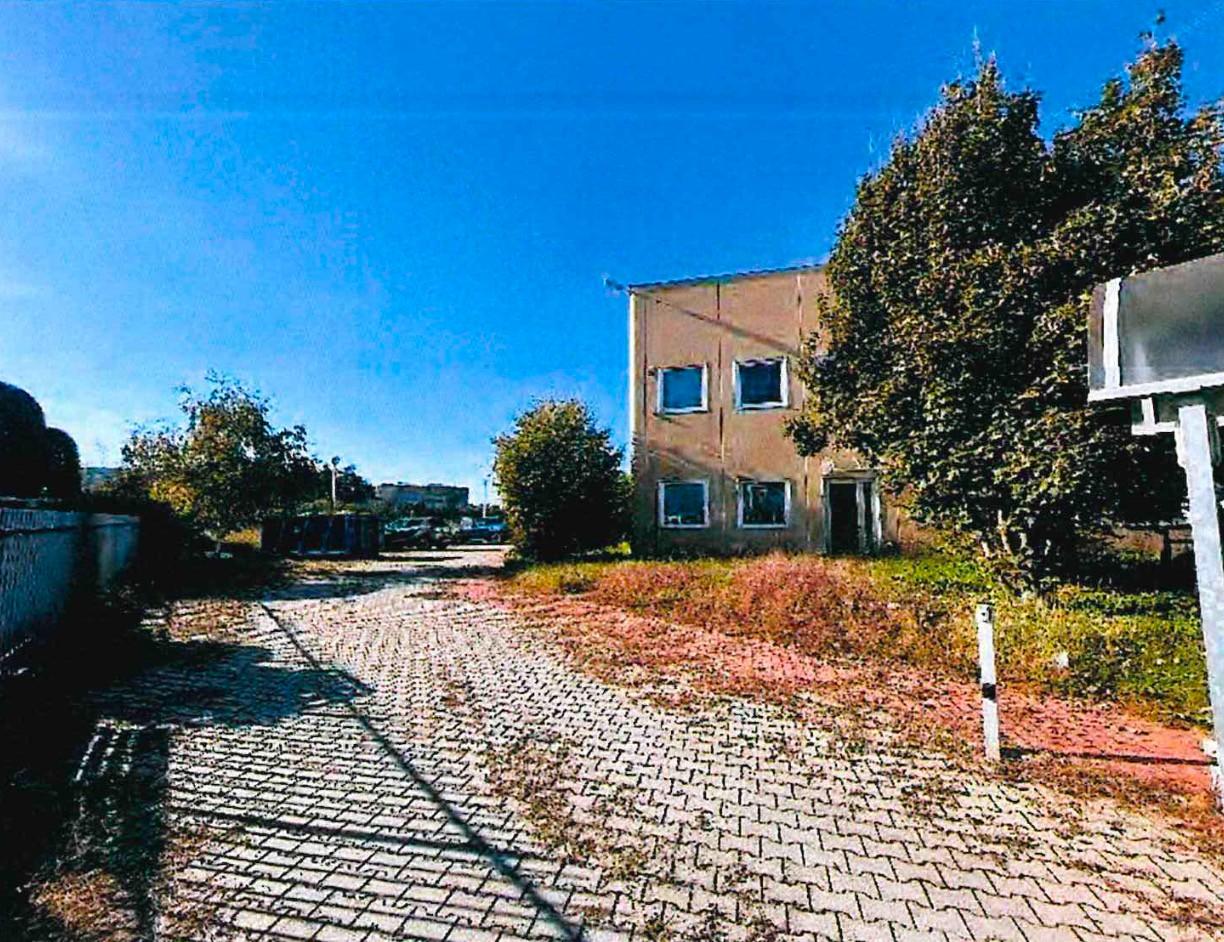 Capannone in vendita a Arese